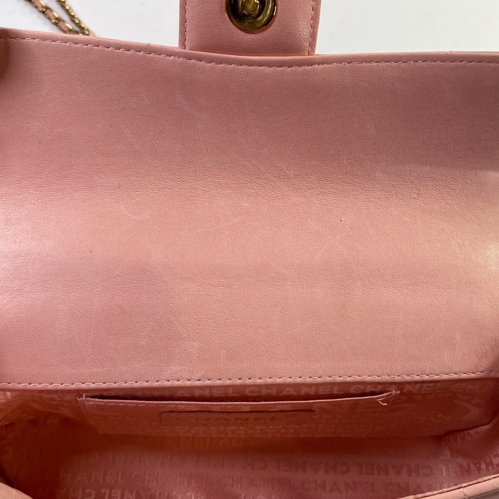 CHANEL Rare Pink Lambskin Single Flap Crossbody - Picture 6 of 16